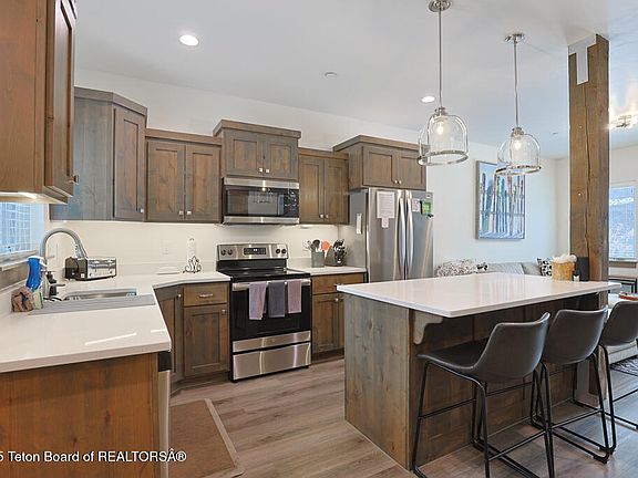 5th image of 8540 S Caribou Ct