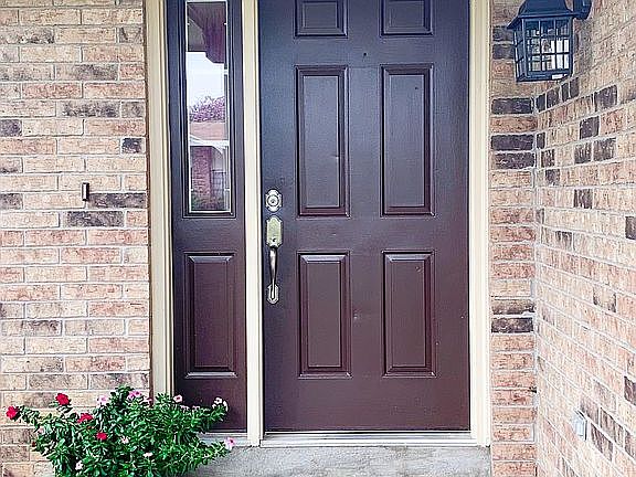 2nd image of 2825 London Ln