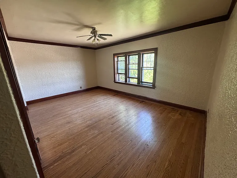 2416 S Logan Ave #7 — Photo 3