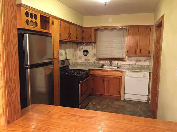 5th image of 12218 11th Ave #1