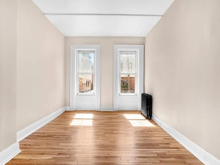 2025 Pine St #1F — Photo 1