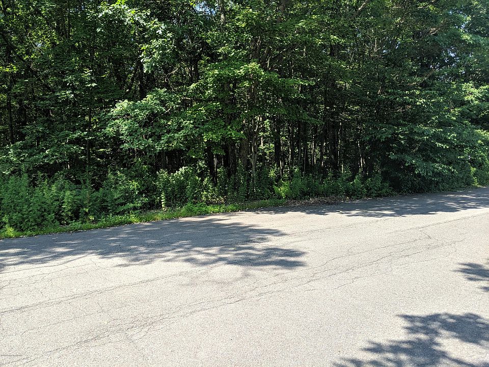 1st image of 6 Wood Dr