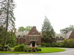 927 Hulton Rd, Oakmont, PA 15139