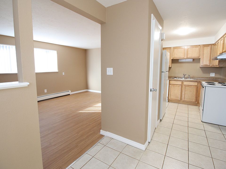 kitchen/living area