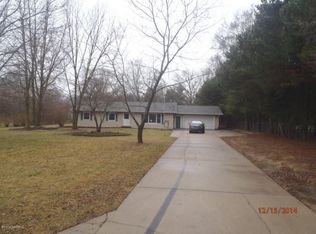 2807 Rogue River Rd NE, Belmont, MI 49306
