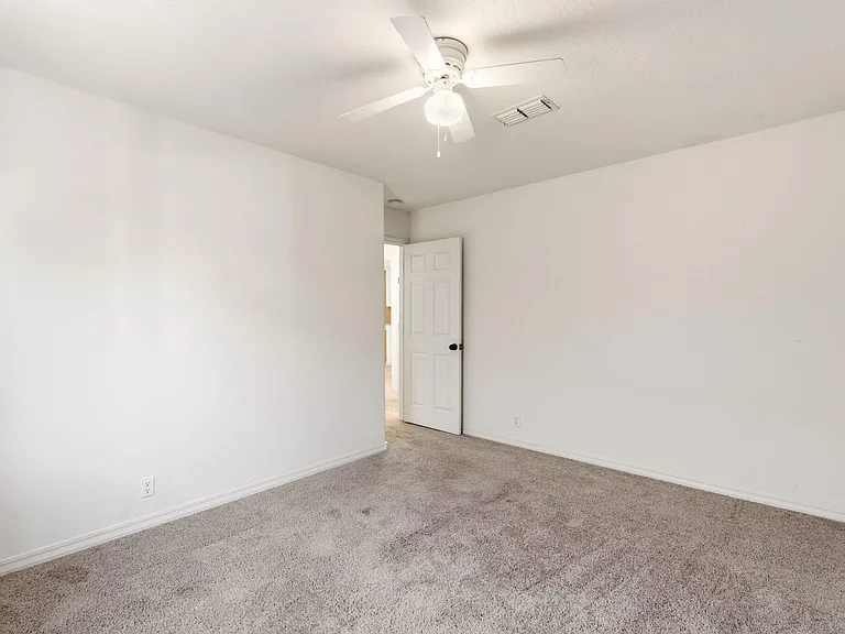 8319 Santa Clarita St NE — Photo 25