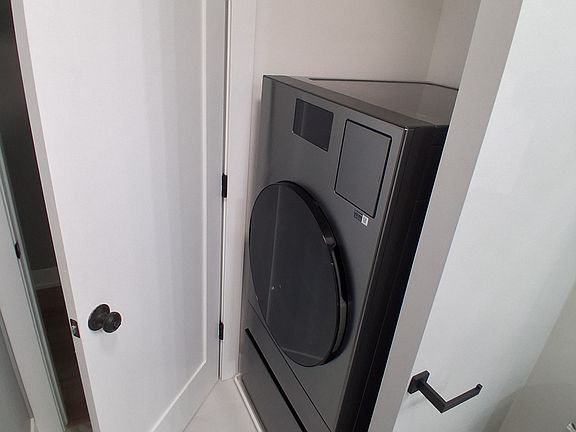 2nd image of 3422 W Dickens Ave #2