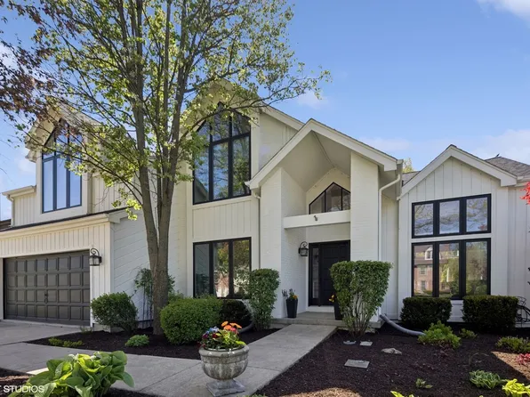 2116 Nachtman Ct, Wheaton, IL 60187