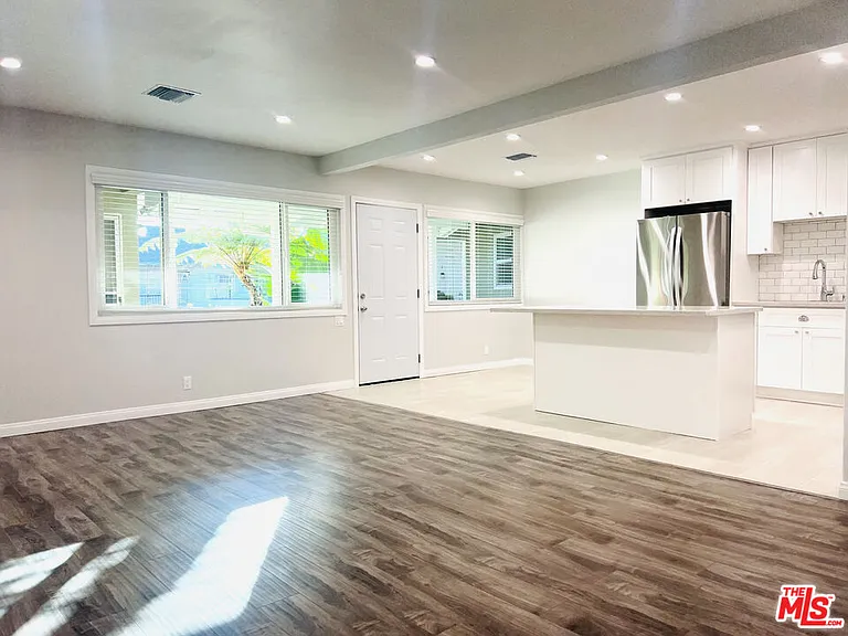 624 N Toluca Park Dr #E — Photo 5