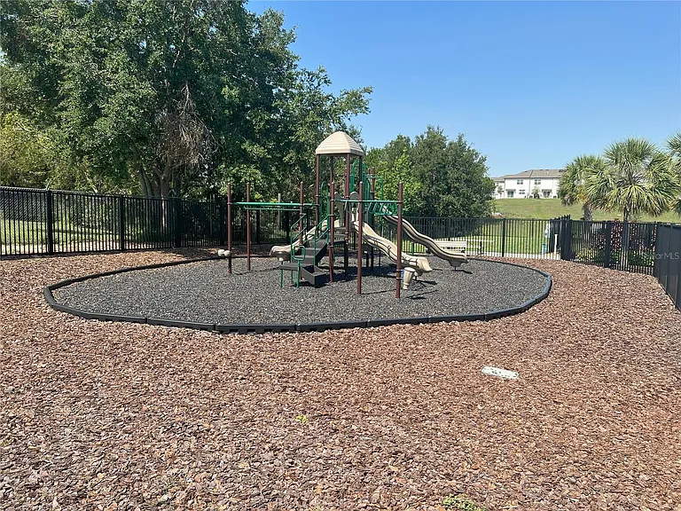 306 Madison Dr — Photo 26