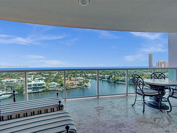 3rd image of 20201 E Country Club Dr APT 1204