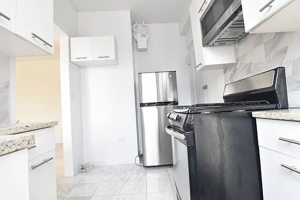 Rented by Bohemia Realty Group | media 12