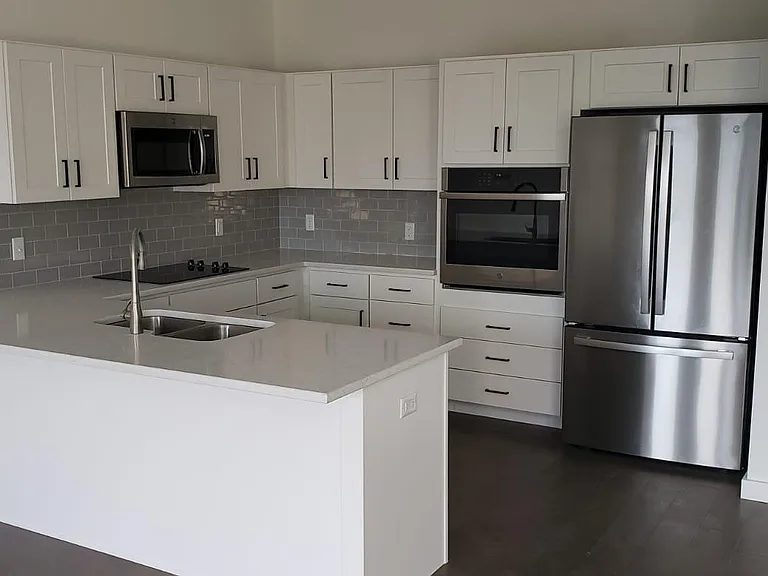 132 Mirror Lake Dr N #505 — Photo 14