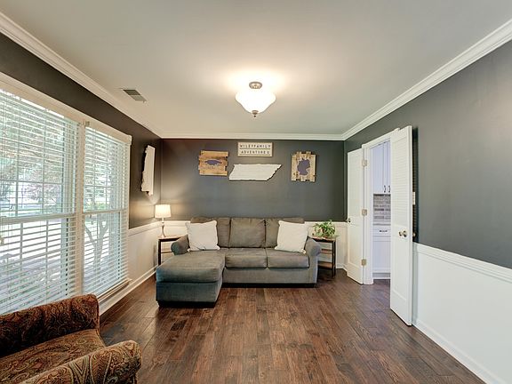 3rd image of 8109 Kimbrook Dr