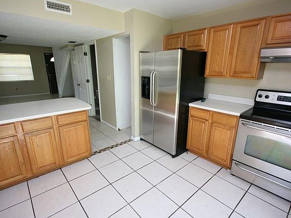 4th image of 10228 N Oklawaha Ave