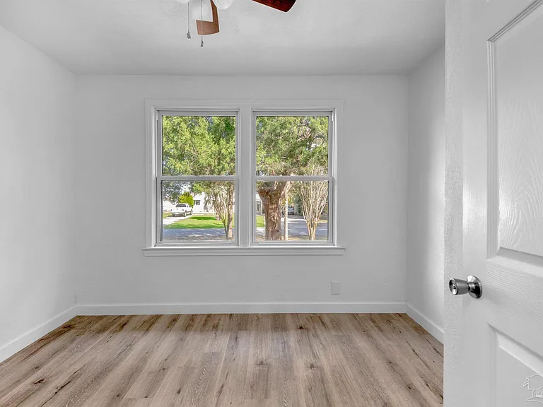 723 Lakewood Rd — Photo 11