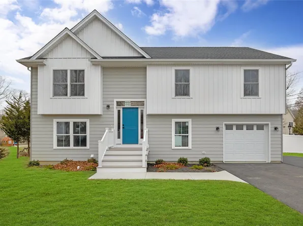 12 Blue Point Road, Sound Beach, NY 11789