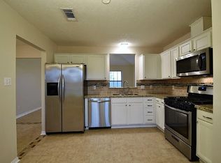 1160 Carey Dr, Angleton, TX 77515