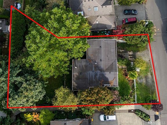2nd image of 701 18th Ave W