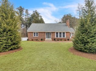 36 Lee St, East Longmeadow, MA 01028