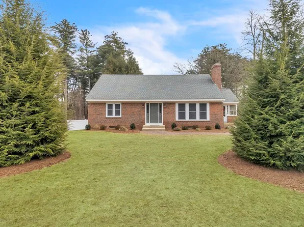 36 Lee St, East Longmeadow, MA 01028
