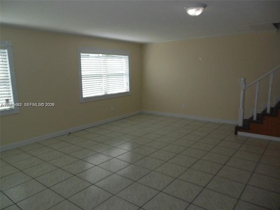 4th image of 1350 W 53rd St APT 8
