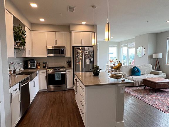 5th image of 78 N Uinta Way #206