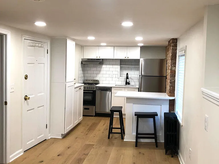 62 Caroline St #2 — Photo 2