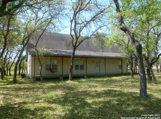 456 Wild Rose Ln, Stockdale, TX 78160