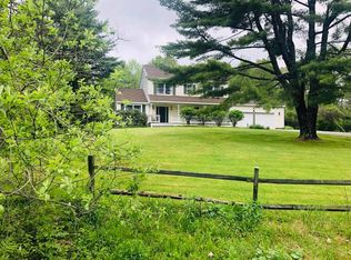 8 Stockbridge Dr, Yarmouth, ME 04096