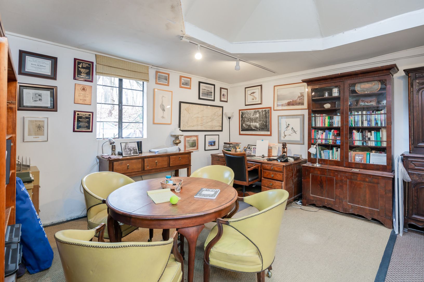  Artist Studio, Windows on 4 Sides