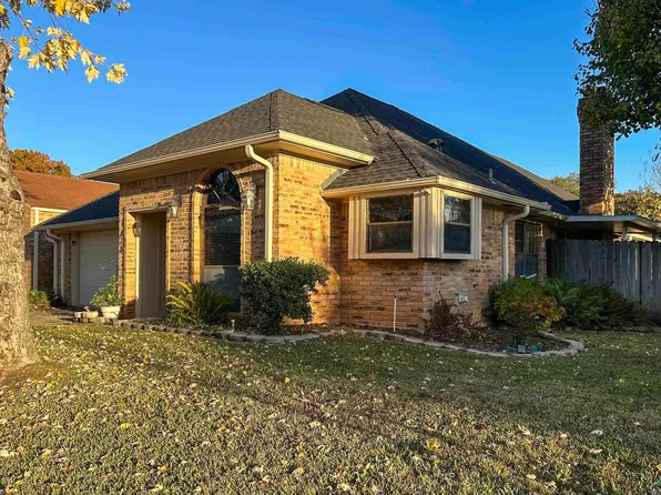 838 Montreal Dr, Longview, TX 75601