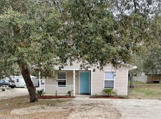 118 Volunteer Ave, Interlachen, FL 32148