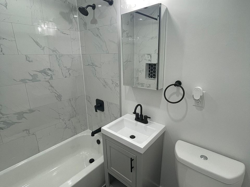 2nd image of 440 Broadway APT 3C