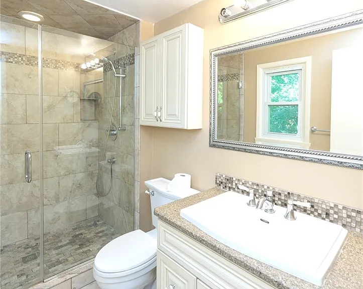 23721 Greenlawn Ave — Photo 32