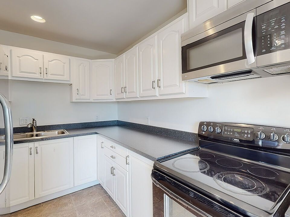 1st image of 533 1/2 E Fairview Blvd