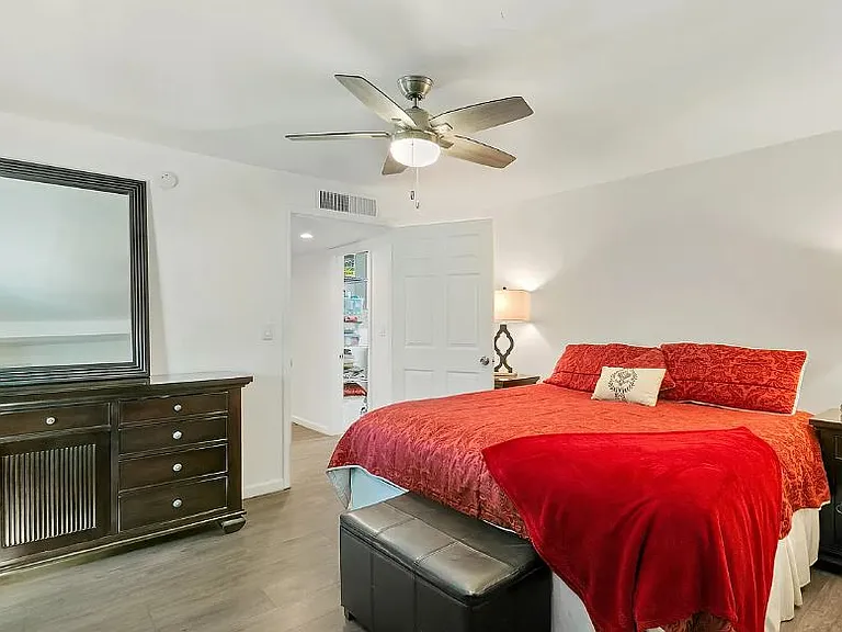 3402 E Kleindale Rd — Photo 15