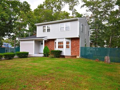35 Lamont Pl, West Babylon, NY, 11704