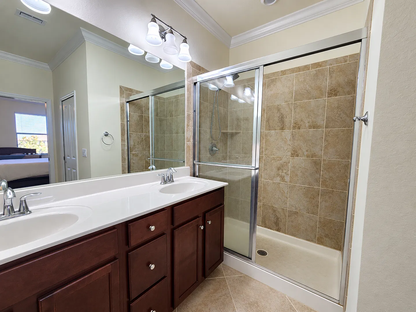 Furnished Short-Term Rental in Grand Paradiso Available January 1, 2027 — Photo 4