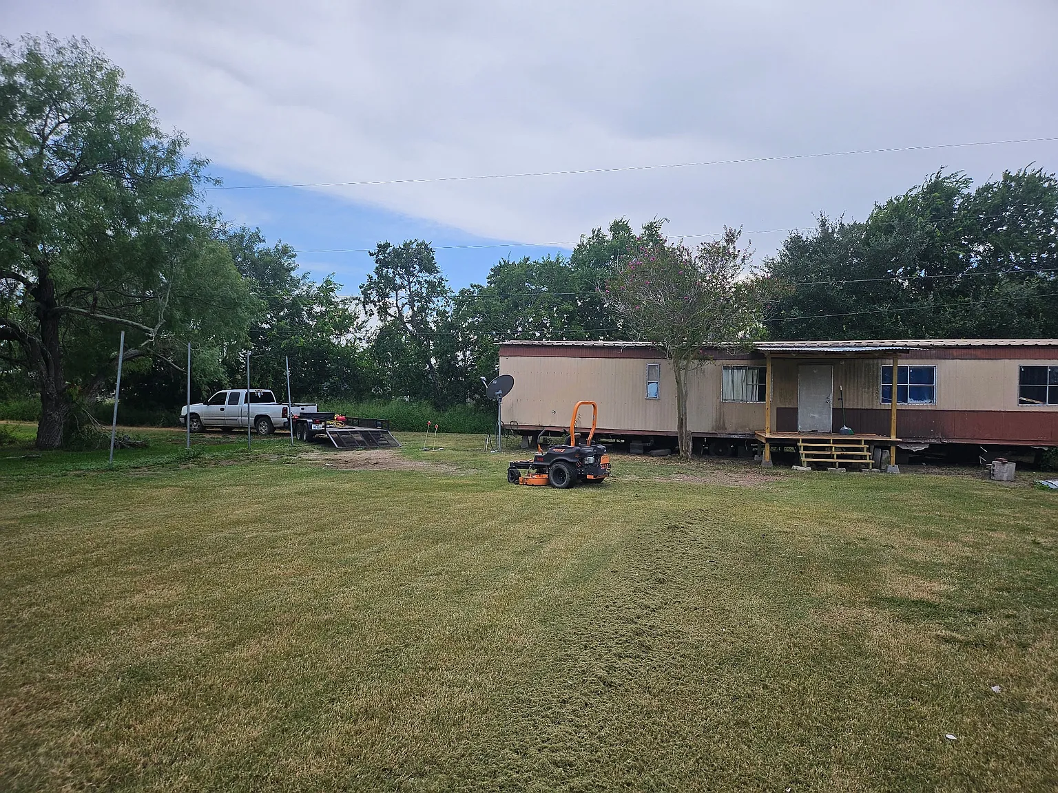 2 bed, 1.5 bath, 728 sqft, $780 — Photo 1