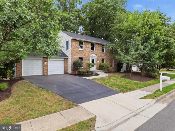 8061 Athena St, Springfield, VA 22153