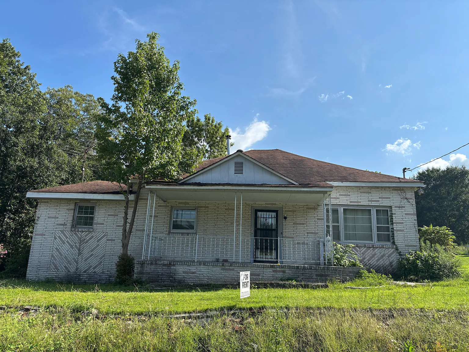 5 bed, 1824 sqft, $1,950 — Photo 2