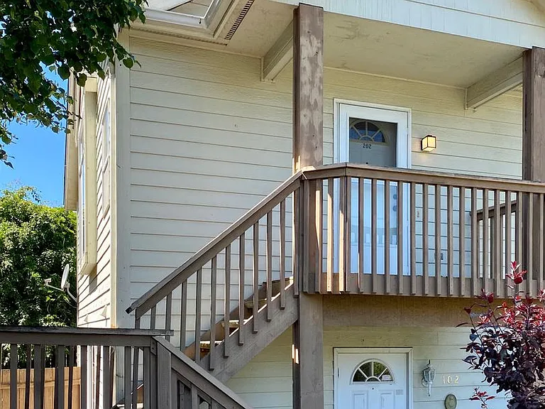 1808 E Sunset Dr #202 — Photo 13