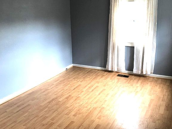 4th image of 2800 Gray St