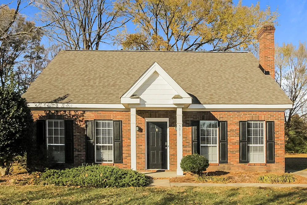 3 bed, 2.5 bath, 1502 sqft, $2,105 — Photo 1