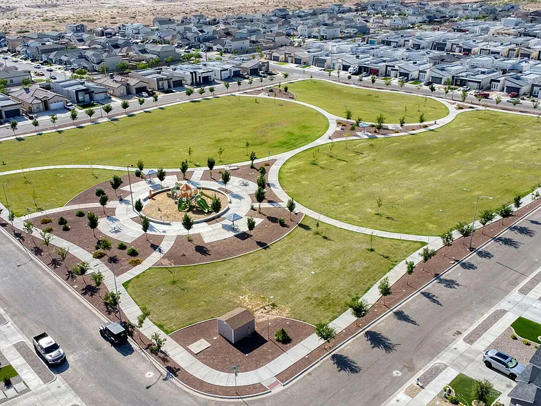 3921 Desert Dunes Dr — Photo 43