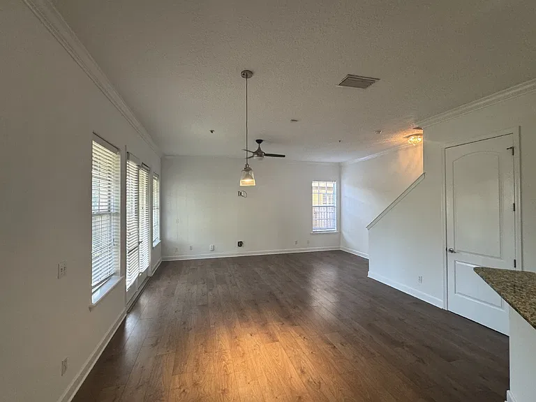 3210 W Horatio St #1 — Photo 3