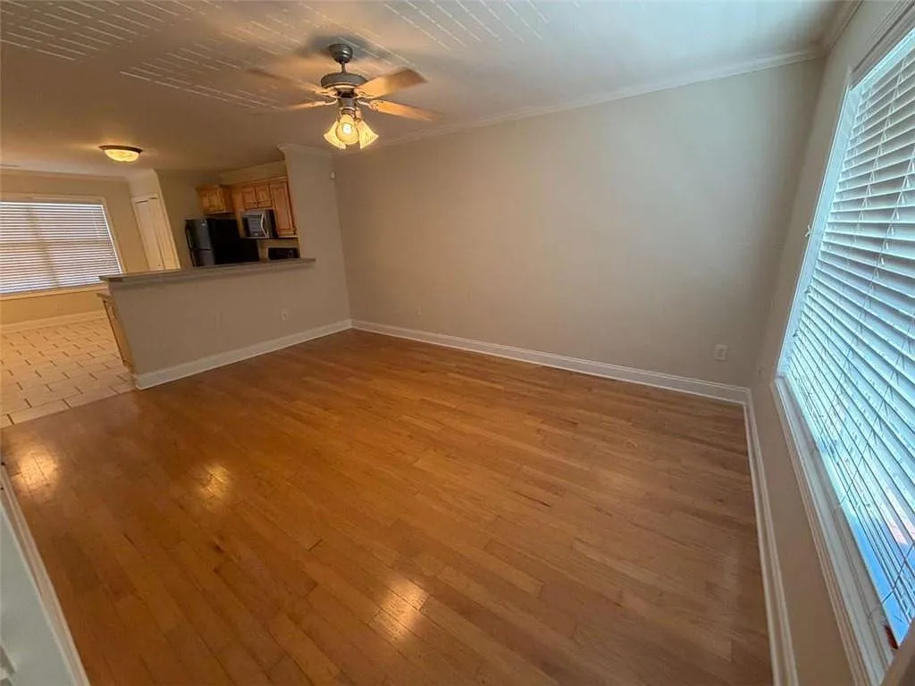 2 bed, 2.5 bath, 1088 sqft, $1,350 — Photo 2