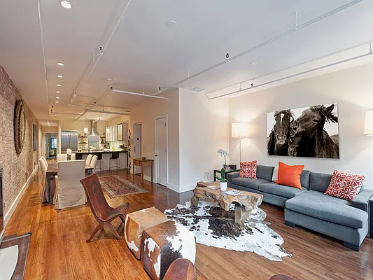 Sold by Sotheby's International Realty | media 22