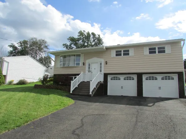 4512 Salem Dr, Vestal, NY 13850